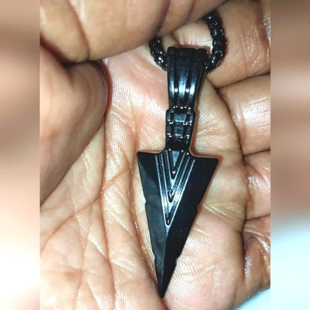 Retro Men's Arrowhead Alloy Pendant Necklace